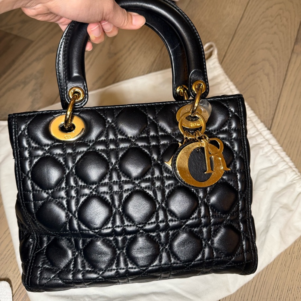 Dior Lady Dior handbag black with gold - Picture 3 of 10